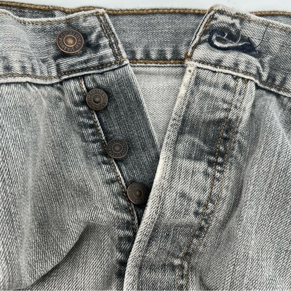 Levi's Gray 501 Button Fly Cuffed Distressed Hem Jean Shorts Size 35 Men's - Picture 3 of 4